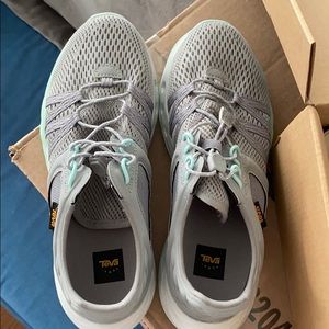 teva tennis shoes womens